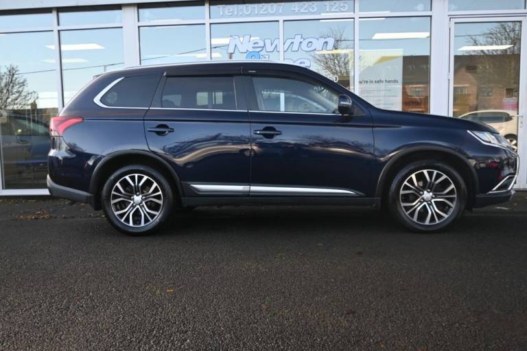 2017 Mitsubishi Outlander 2.2 DI-D 4 SUV 5dr Diesel Manual 4WD Euro 6 (s/s) (147 ps) ESTATE Diese...