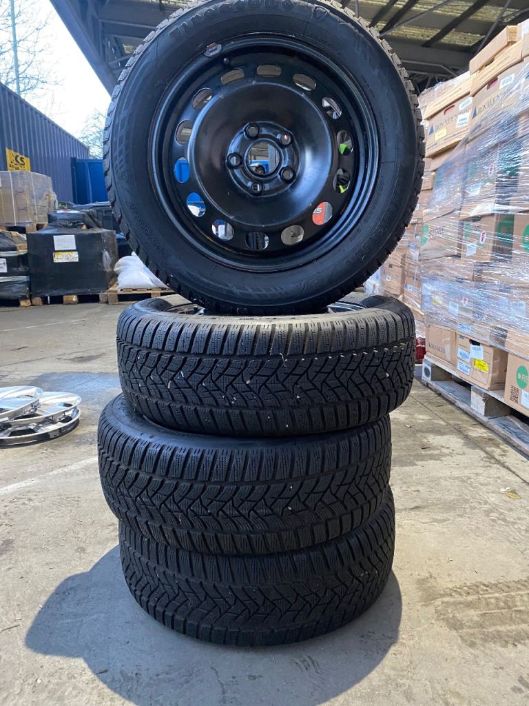 **Set of 4 steel wheels and winter tyres**