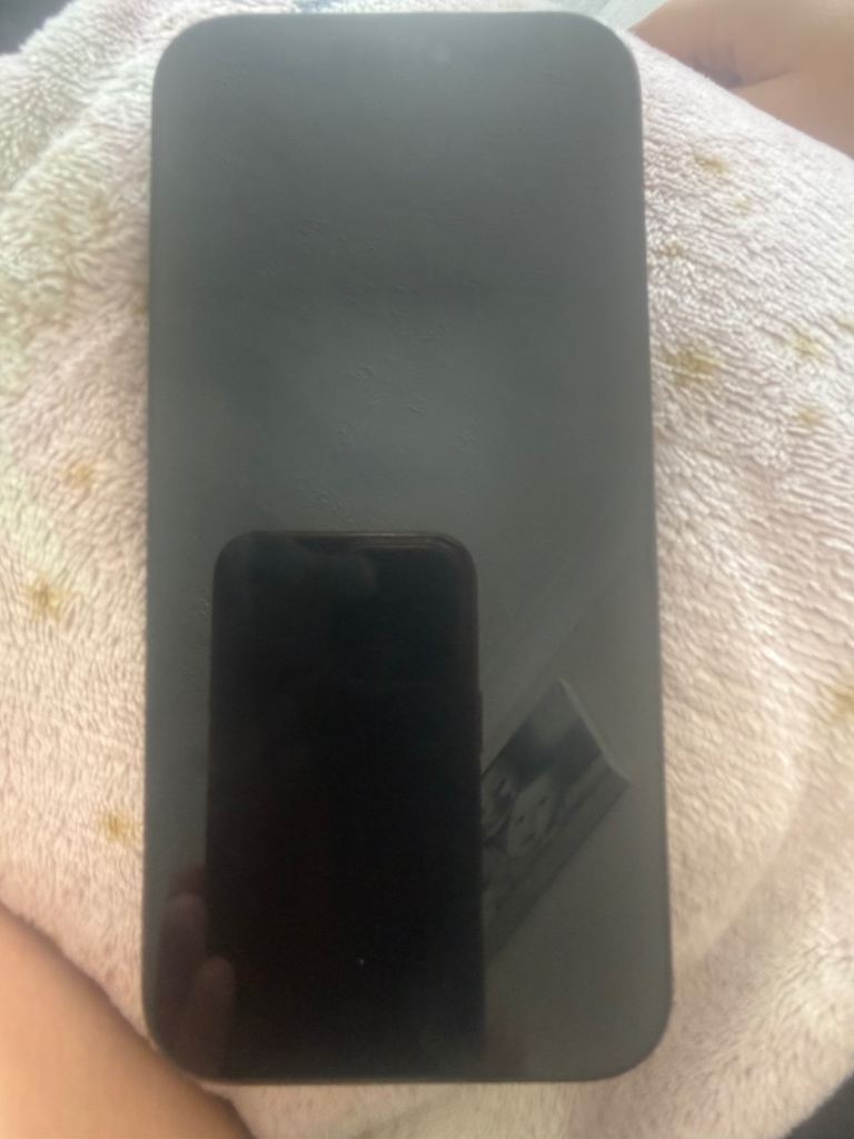 Apple iPhone 16 pro green As Good As New 