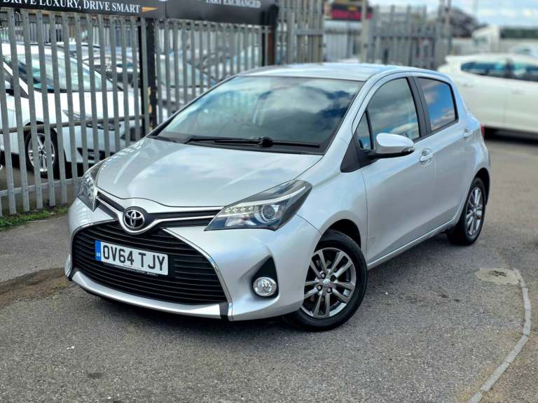 2014 Toyota Yaris 1.33 VVT-i Icon 5dr CVT HATCHBACK Petrol Automatic