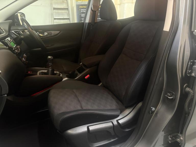 2014 Nissan Qashqai 1.2 DiG-T Acenta 5dr HATCHBACK PETROL Manual