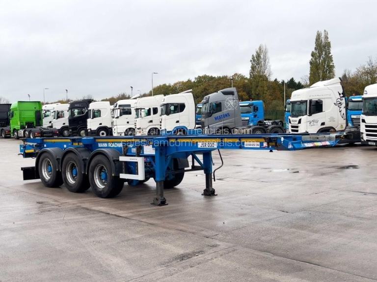 DENNISON SLIDING SKELETAL TRAILER 