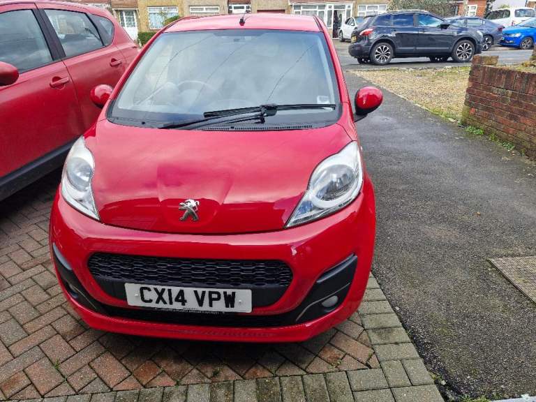 Peugeot 107, Hatchback, 2014, Semi-Auto, 998 (cc), 5 doors