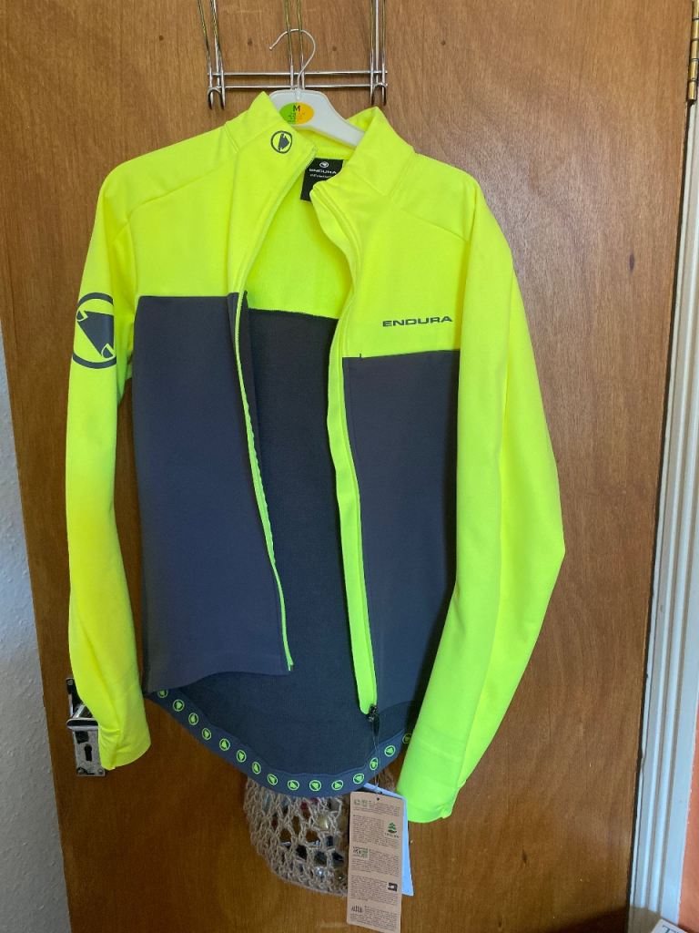 Endura windchill cycling jacket unworn! Size small.