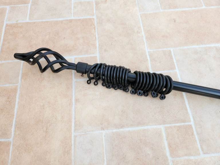 Black metal curtain pole rail 150 cm, decorative twist cage finial