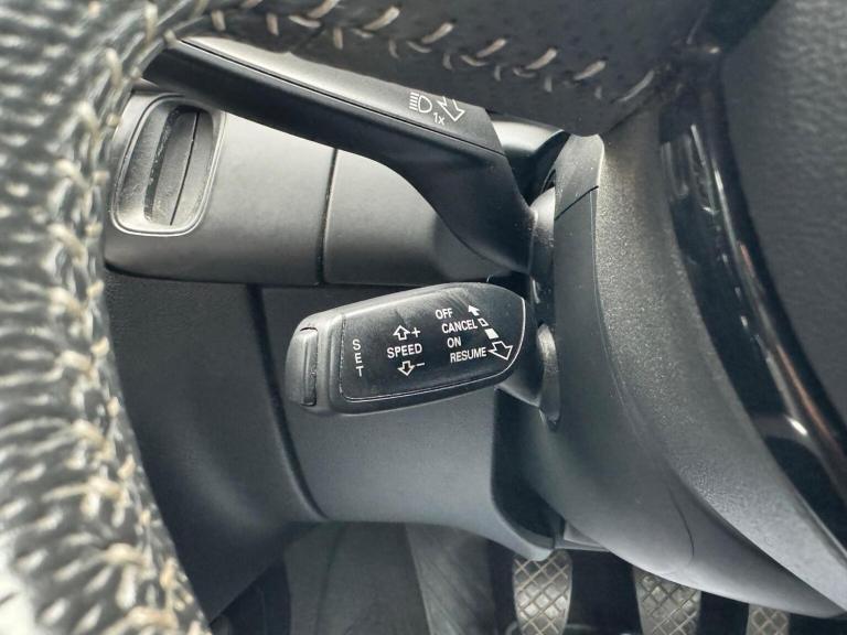 AUDI A4 AVANT 2.0 TDI S line quattro Euro 5 (s/s) 5dr 2015