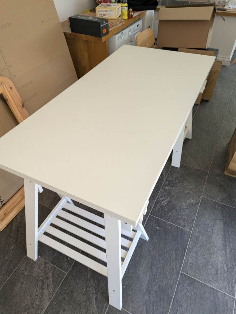 LINNMON FINNVARD IKEA table desk White , 150x75x74xm. Adjustable