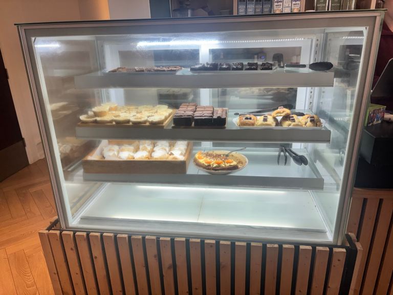 Refrigerated display cabinet