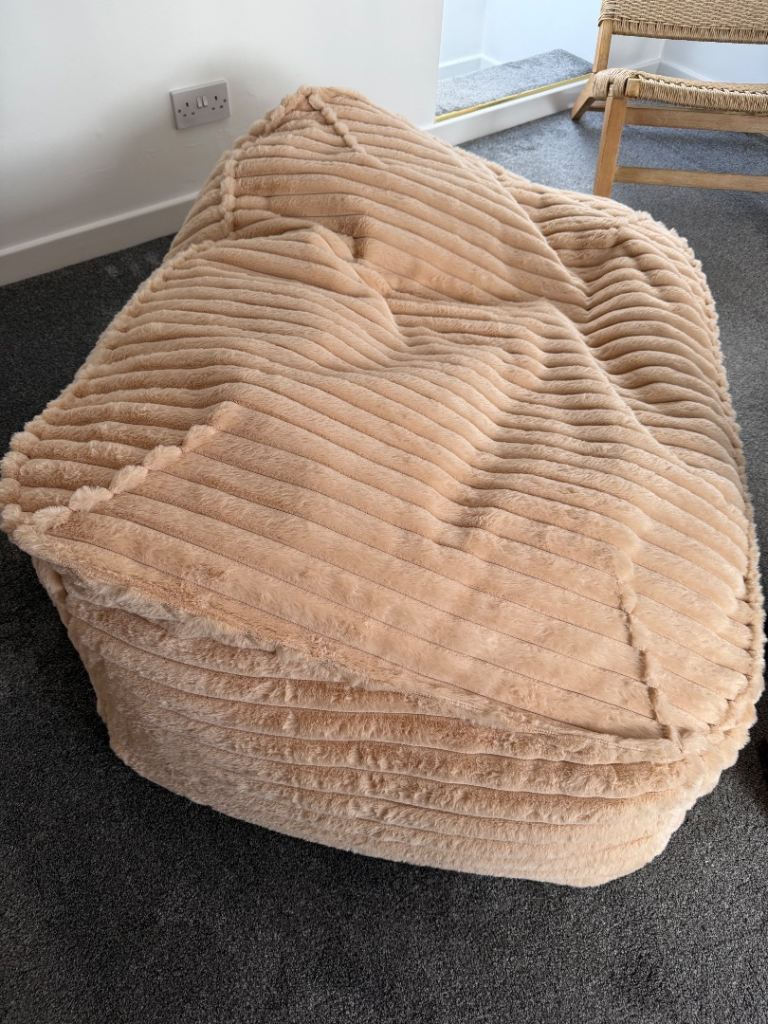 Lounge pug large beanbag setee