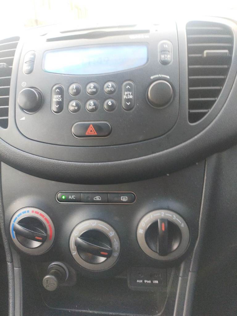 VERY CHEAP LOW MILEAGE I10 ONLY £29 YEARS TAX ULEZ COMPLIANT LOW INSURANCE MOT OCTOBER DOES 70 MPG 