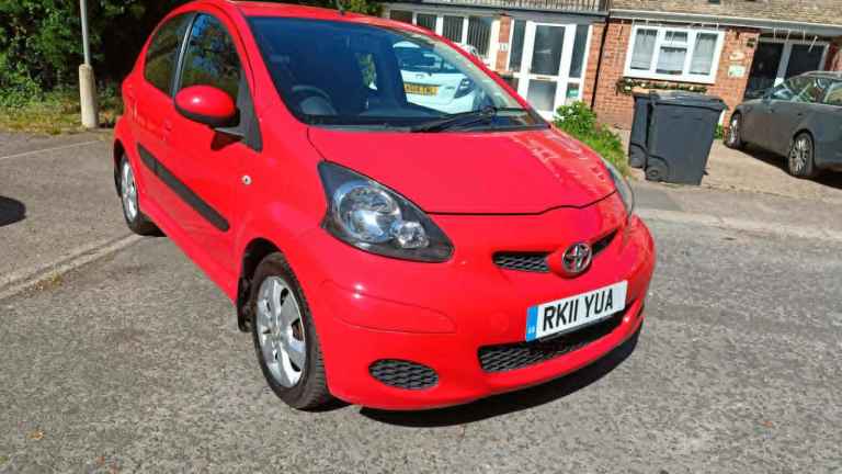 Toyota, AYGO, Hatchback, 2011, Manual, 998 (cc), 5 doors