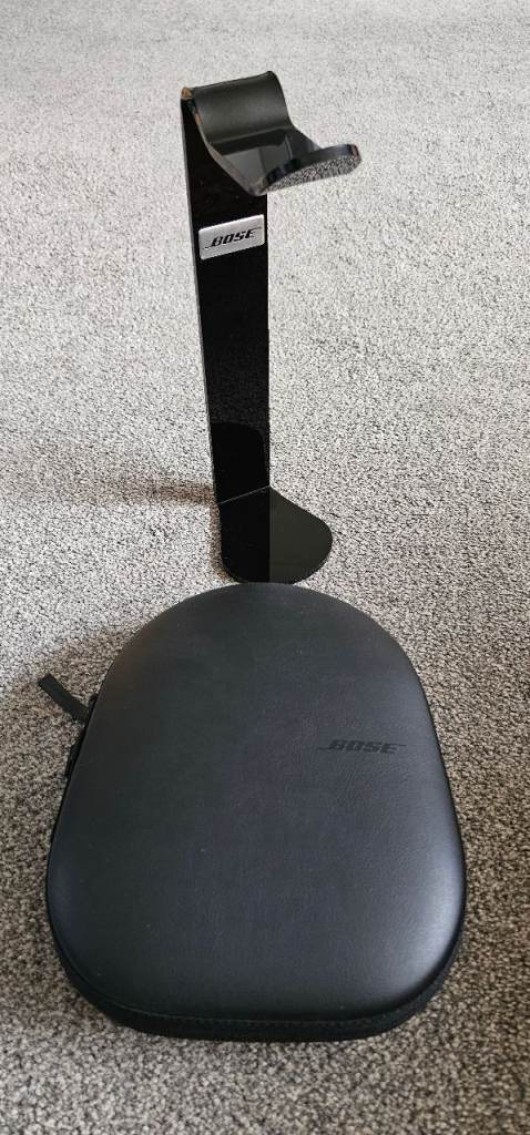Bose headphone stand and case new fits quietcomfort 45 but will fit others