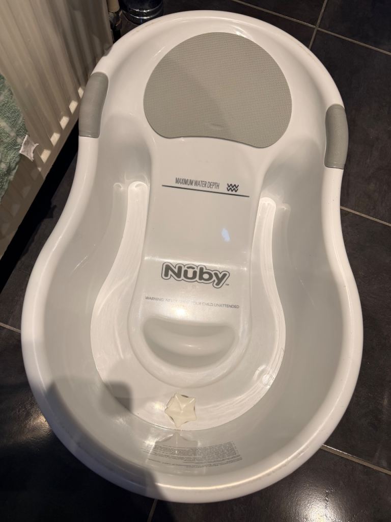 Free baby bath PENDING COLLECTION