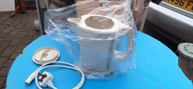 Philips Auto Jug Kettle Boxed GWO