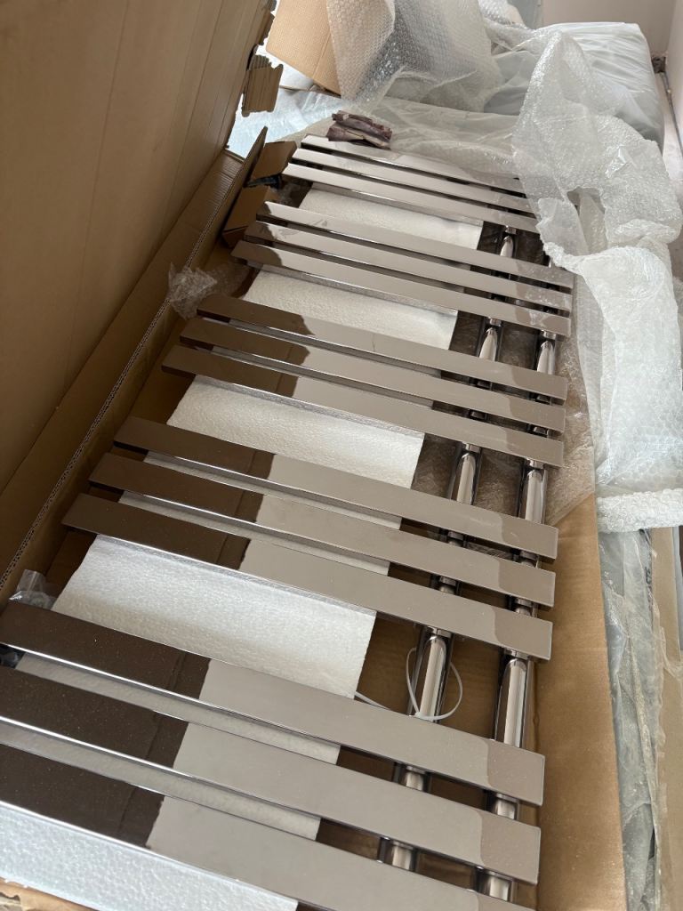 Arrezo towel radiator