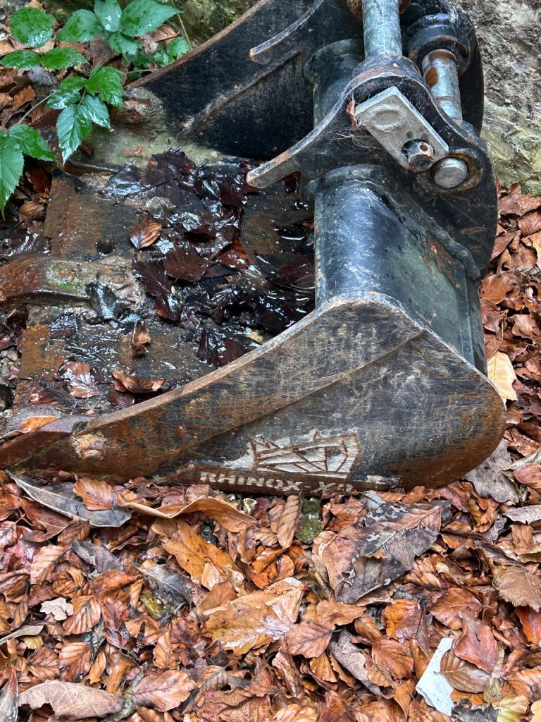 Digger bucket