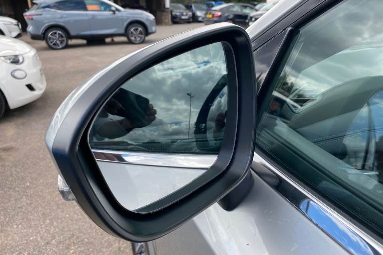 2023 Nissan Qashqai 1.3 DiG-T MH Tekna 5dr Hatchback Petrol Manual