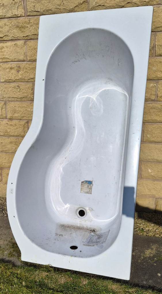 Right Handed P Shaped Bath