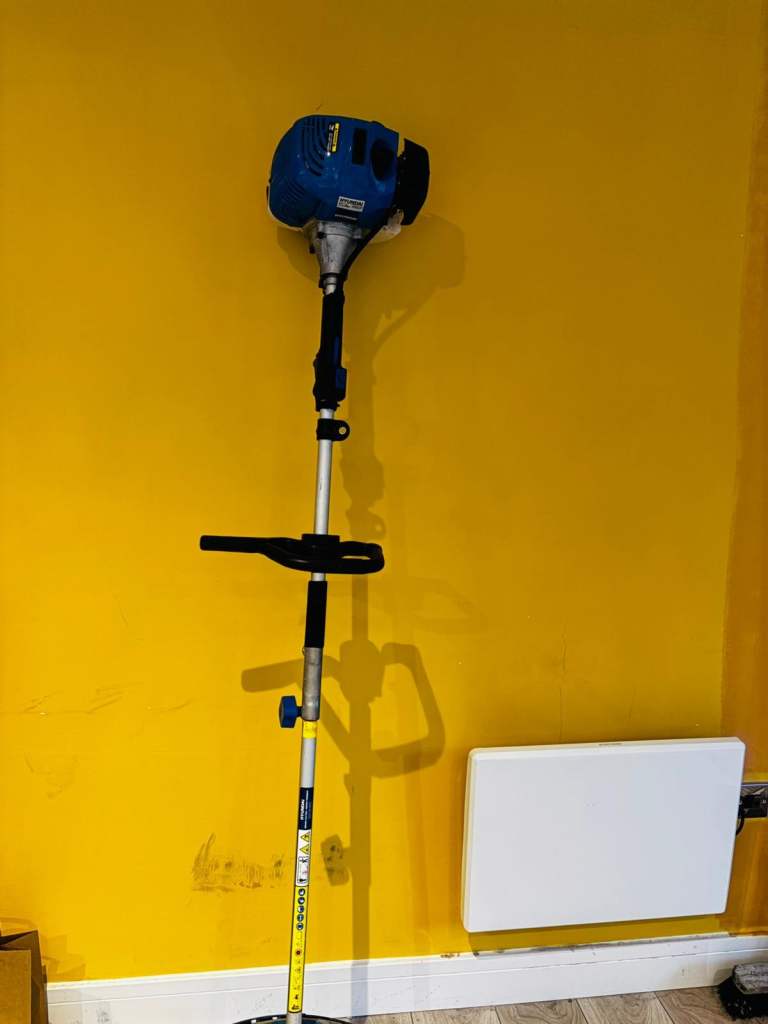 Hyundai HYBC5200X 52cc Petrol Grass Trimmer / Brush Cutter – Powerful 2-Stroke