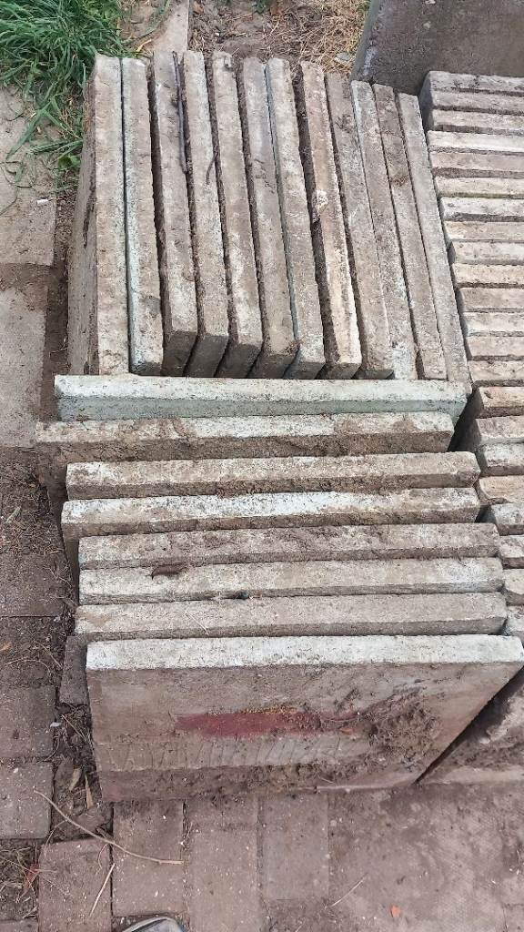 Used paving slabs