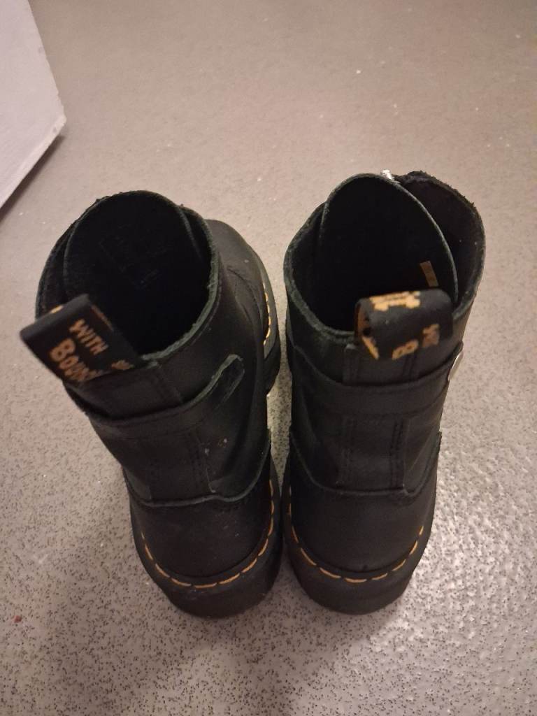 Doc Martens/Dr Martens size 6