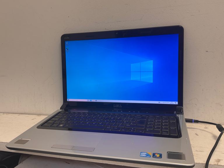 Dell 17” Laptop i7 6GB Ram   Windows 10 Installed   Good condition-battery needs replacement