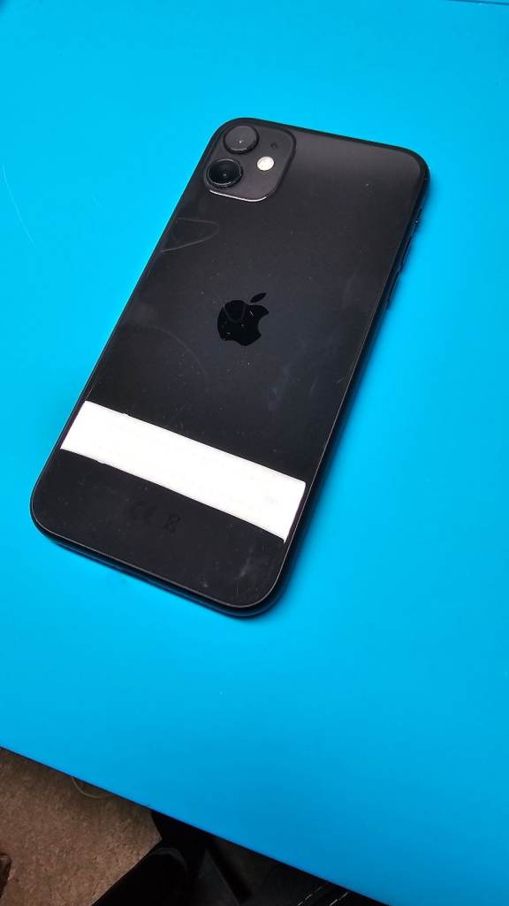 iPhone 11 Black 64gb Unlocked Great Condition with 90 Days Warranty previous management company