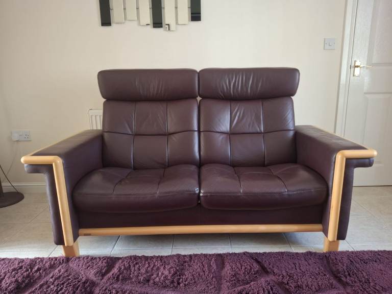 Ekorness Stressless Two-Seater Recliner Leather Sofa - Very Good Condition 