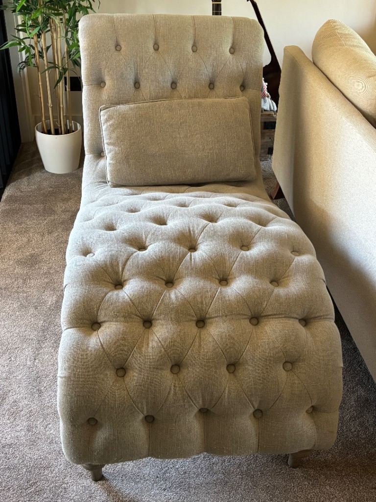 Comfortable Grey Fabric Chaise Longue – Good Condition