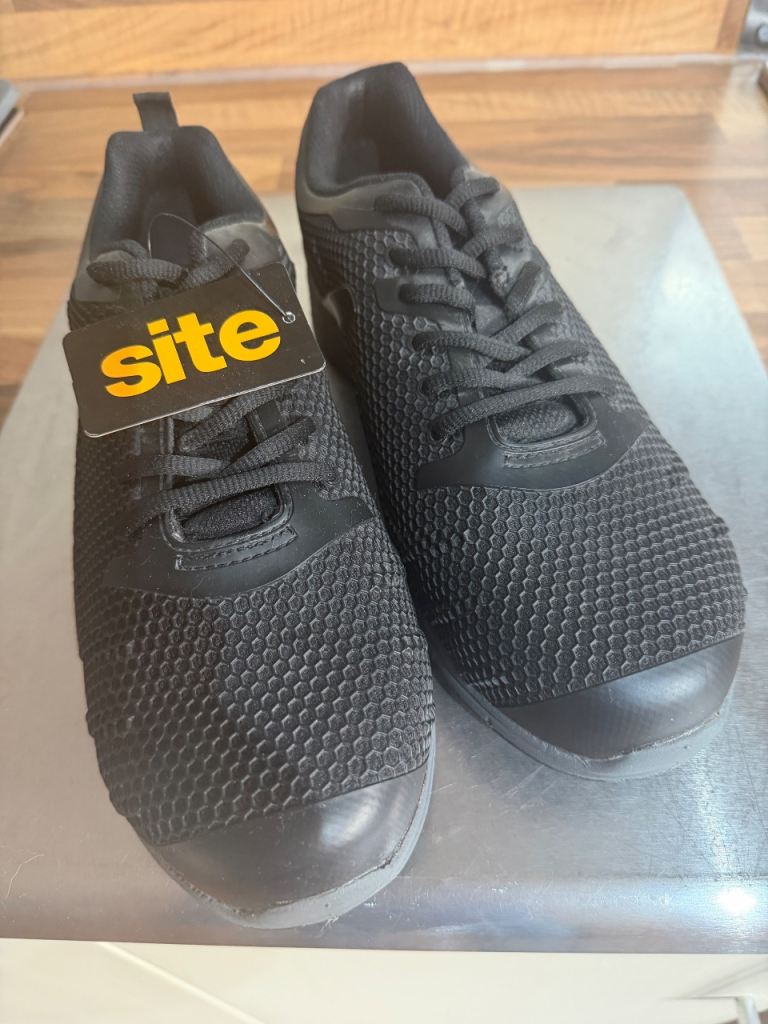 New Site Trainers – Black, Size UK 9 / EU 43
