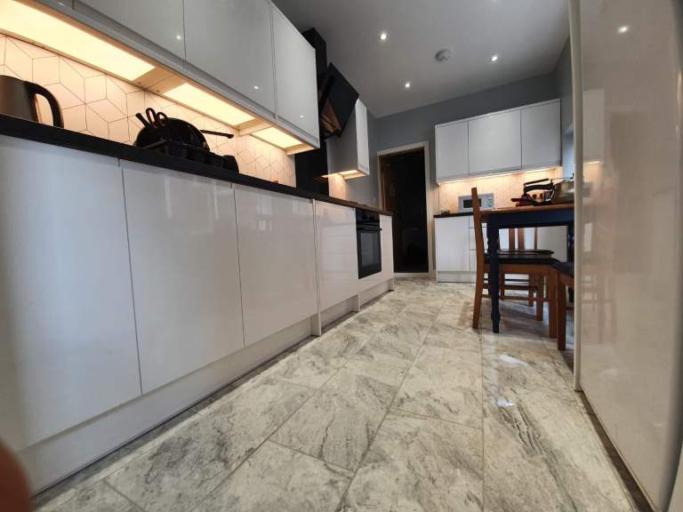 Beautiful Double Room ***Available Now*** Earlsdon