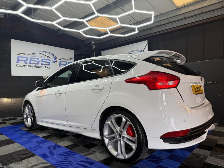 2018 Ford Focus 2.0T EcoBoost ST-3 Navigation 5dr HATCHBACK Petrol Manual