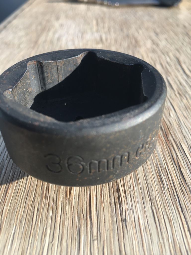 Volkswagen T5 oil filter remover