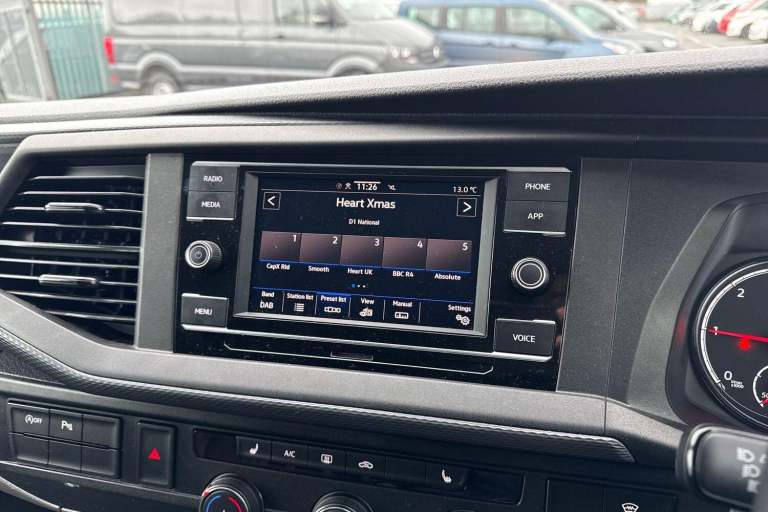 2024 Volkswagen Transporter 2.0 TDI 150 Highline Kombi Van WINDOW VAN DIESEL Manual