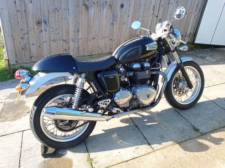 2004 Triumph THRUXTON 865 cc Cafe Racer (Carb model). Mot'd til 2026 FSH. Poss PX for CB450K / XS2 ?