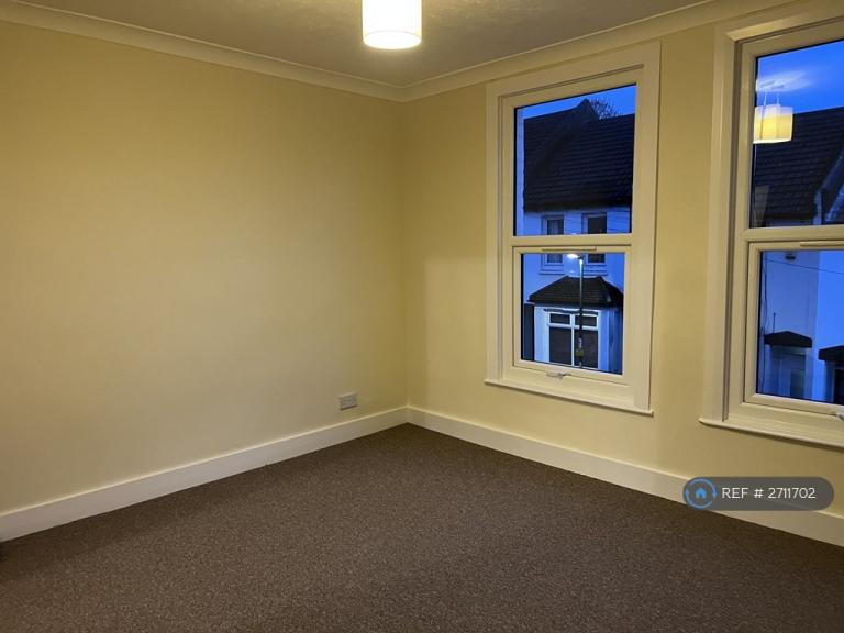 3 bedroom house in Cecil Road, Rochester, ME1 (3 bed) (#2711702)