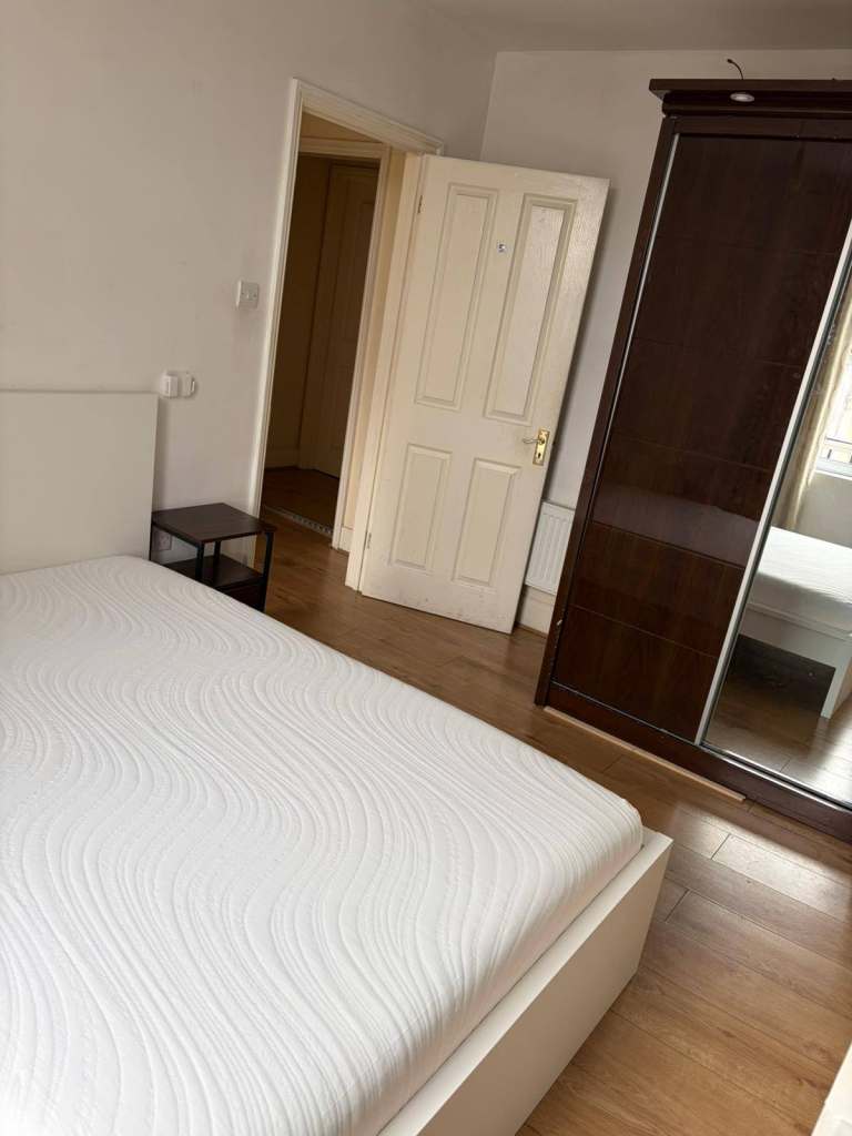 Spacious and Cosy Double Rooms for Rent in - SE5 8RS