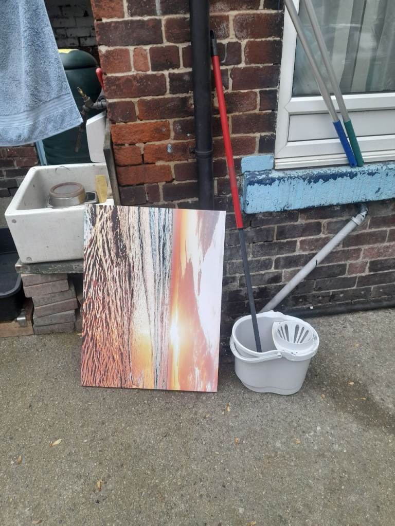 Abstract Sunset Canvas Wall Art – Good Condition