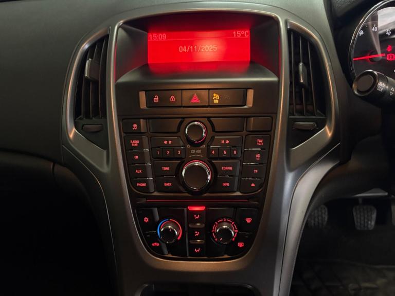 2014 Vauxhall Astra 1.4i 16V Design 5dr HATCHBACK PETROL Manual