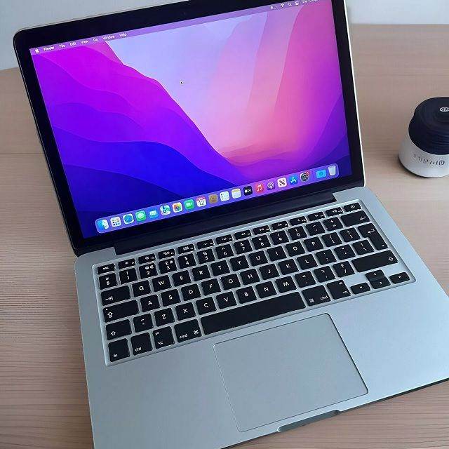 image for Macbook Pro 13 inch Retina 2015 laptop 256gb SSD Intel 2.7ghz core i5 processor with Logic Pro X