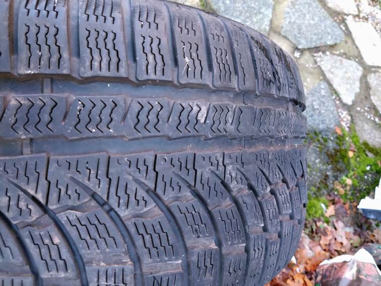 Good thread Nokian winter tyre