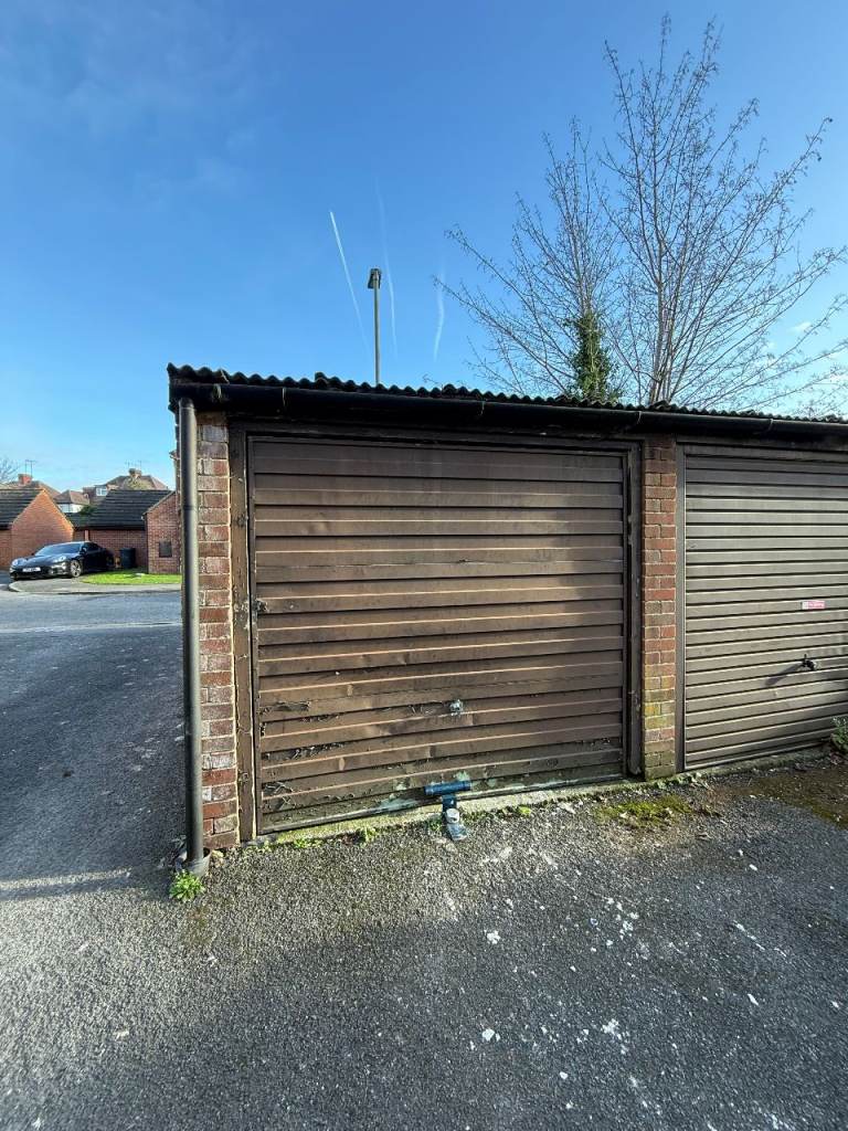 Secure lock up in Hendon, NW4