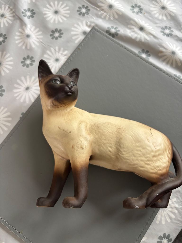 Vintage Beswick England Siamese Cat Figurine – Good Condition