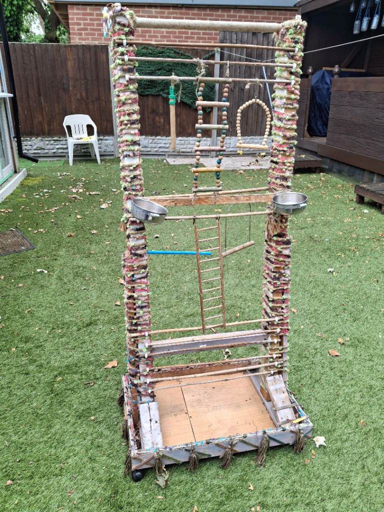 Parrot play station and cage