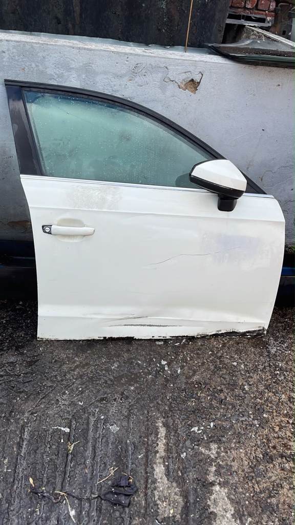 Audi a3 8v 2015 white front door