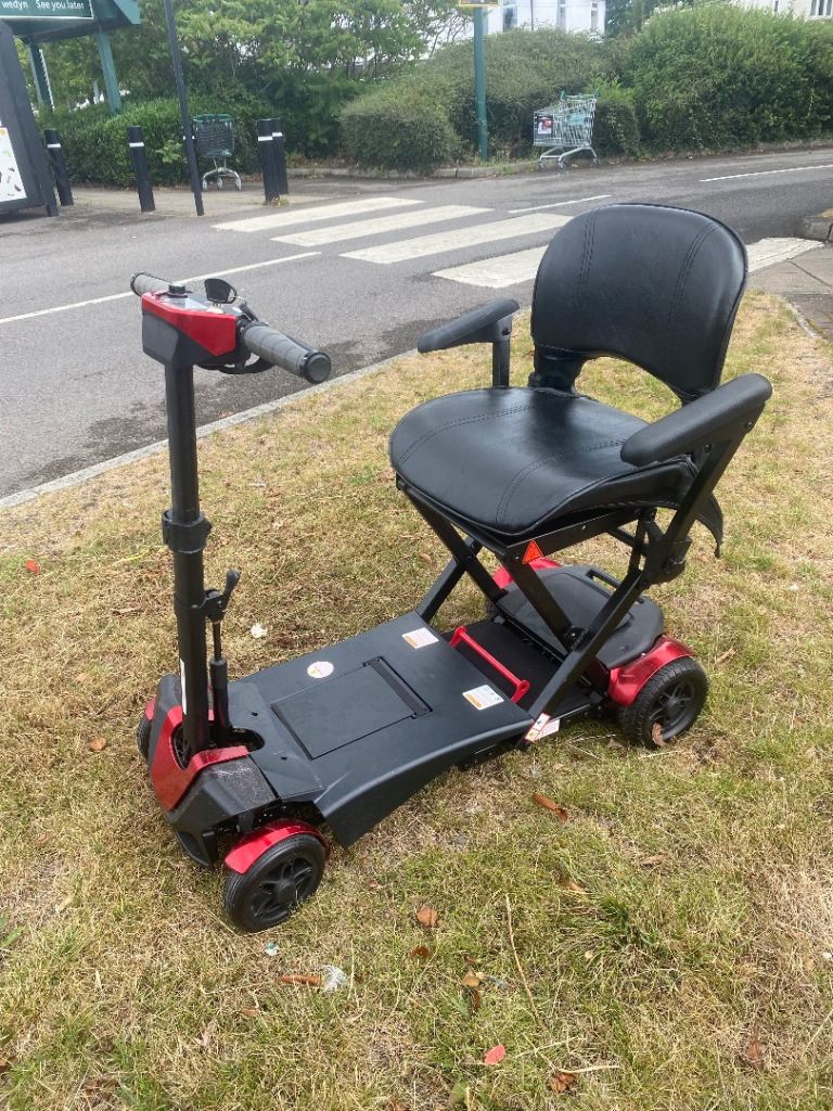 Automatically Folding Suitcase Style Fold Up Mobility Scooter 
