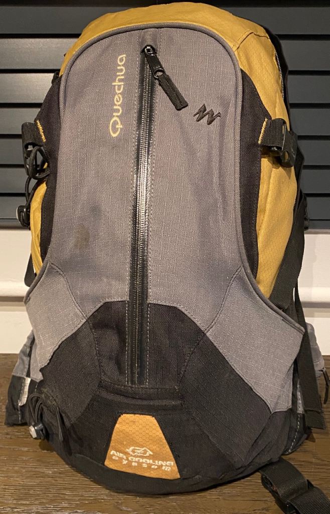 Quechua Forclaz 25 Air day pack / rucksack with rain cover