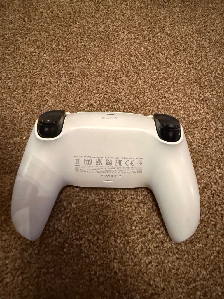 Sony PlayStation 5 825 GB White Console Disc Controller & Driving Wheel (no box)