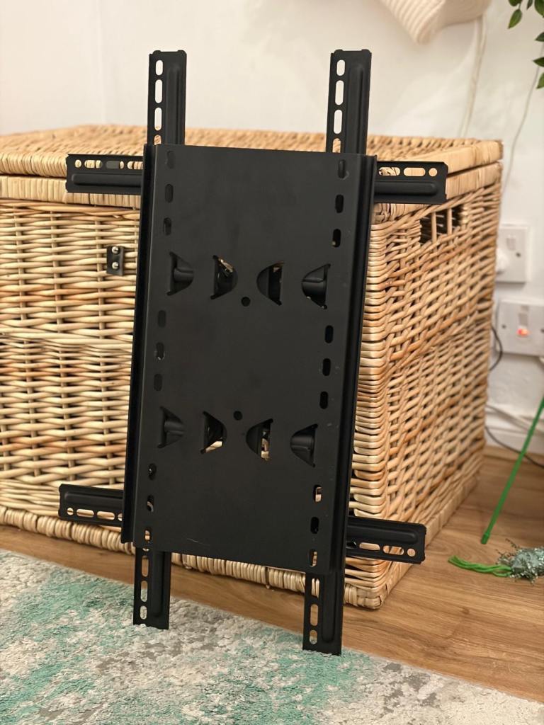 Universal TV Wall Mount Bracket 