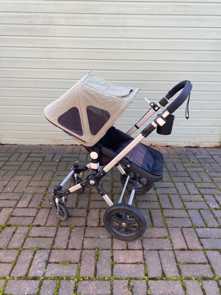 Bugaboo Chameleon 3 -Seat & Carrycot Push Chair with multiple accessories.